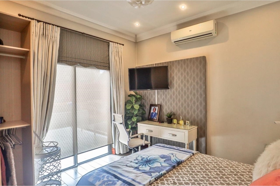 6 Bedroom Property for Sale in Birdwood Estate North West